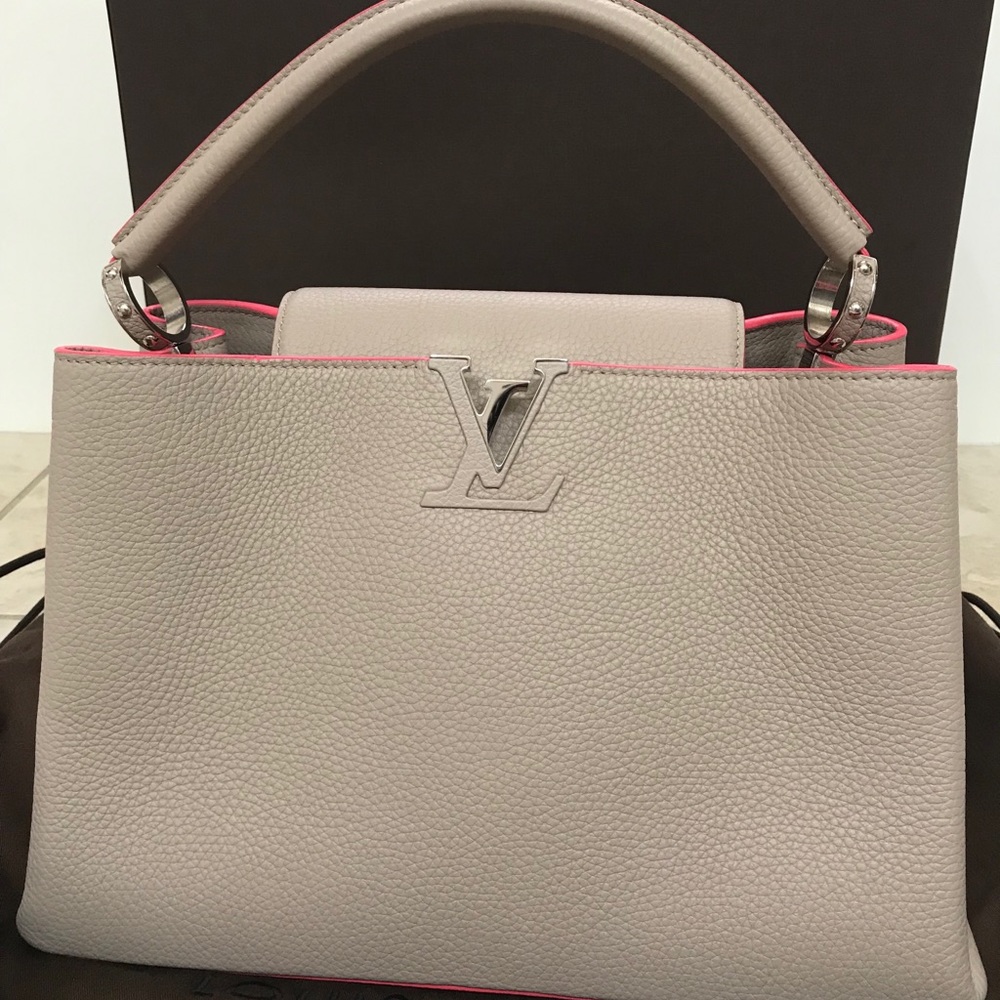 Louis Vuitton Capucines Tauri bag - M size